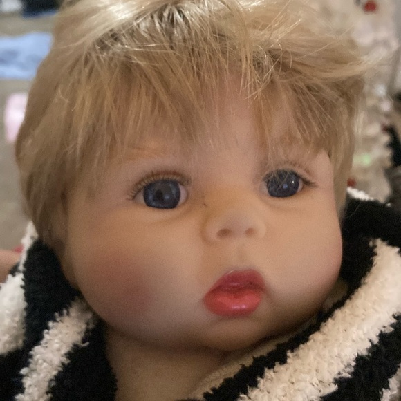 Reborn doll in perfect condition - Picture 1 of 4
